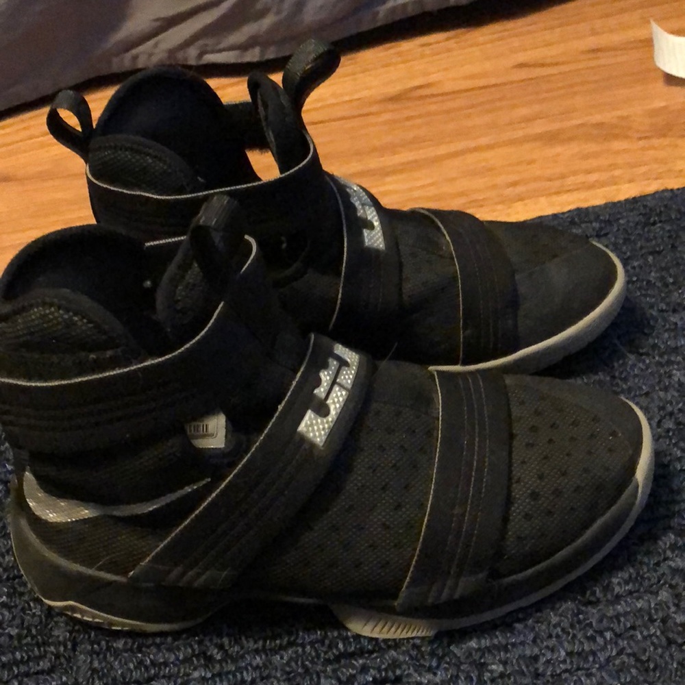 Lebron soldier 10’s
